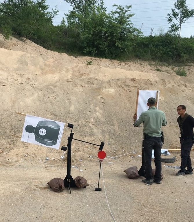 1'li Sallanan (Sallanır) Çelik Plakalar ve Modüler Çelik Hedef Standı. ( Swinger Target ) Plakalar Çoğaltılabilir.